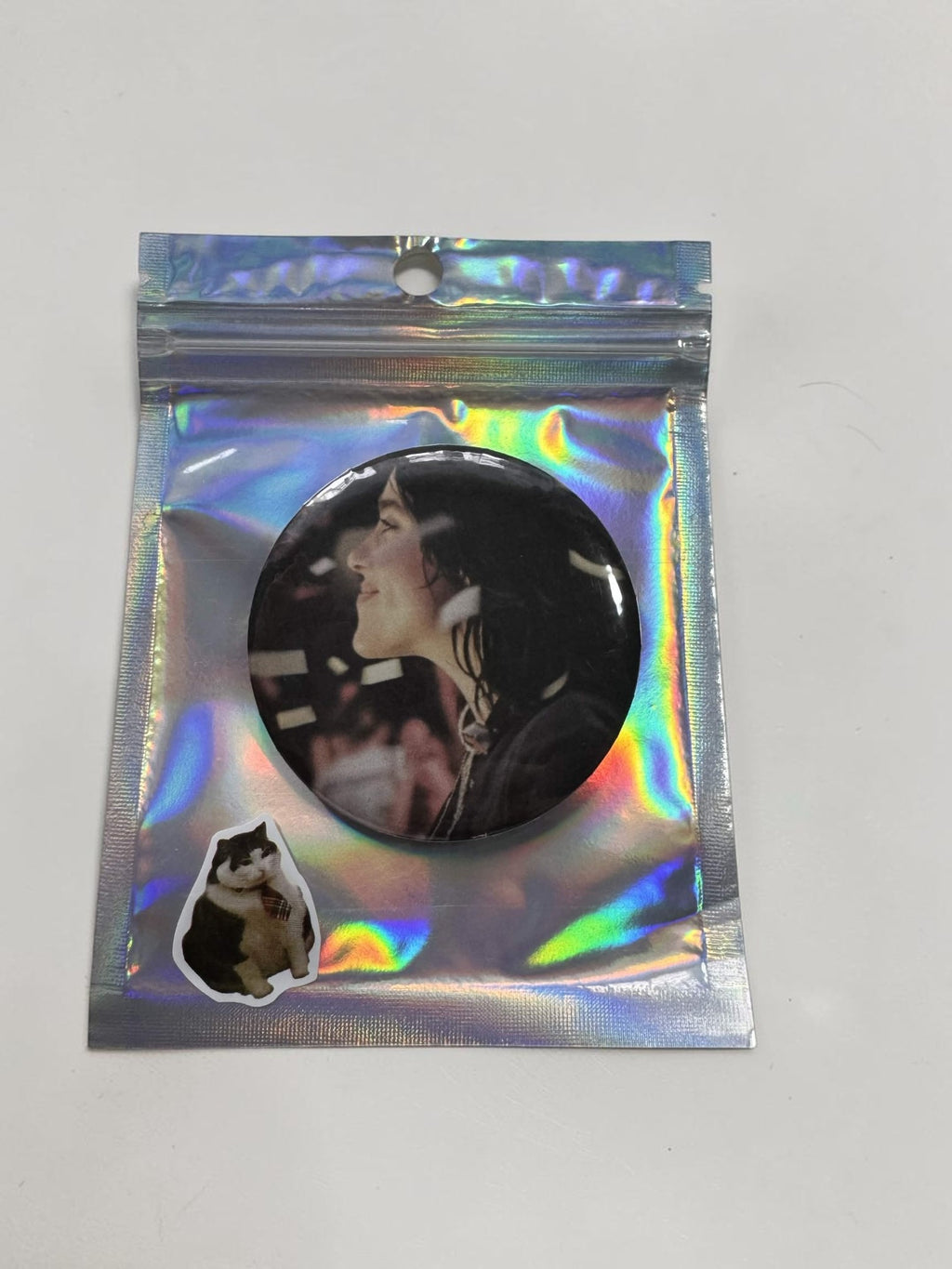 Billie Eilish – koncertowy moment | przypinka 58mm