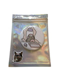 Pusheen – grający na komputerze | przypinka 58mm