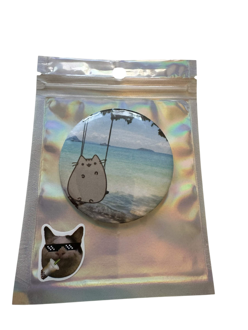 Pusheen – na wakacjach | przypinka 58mm